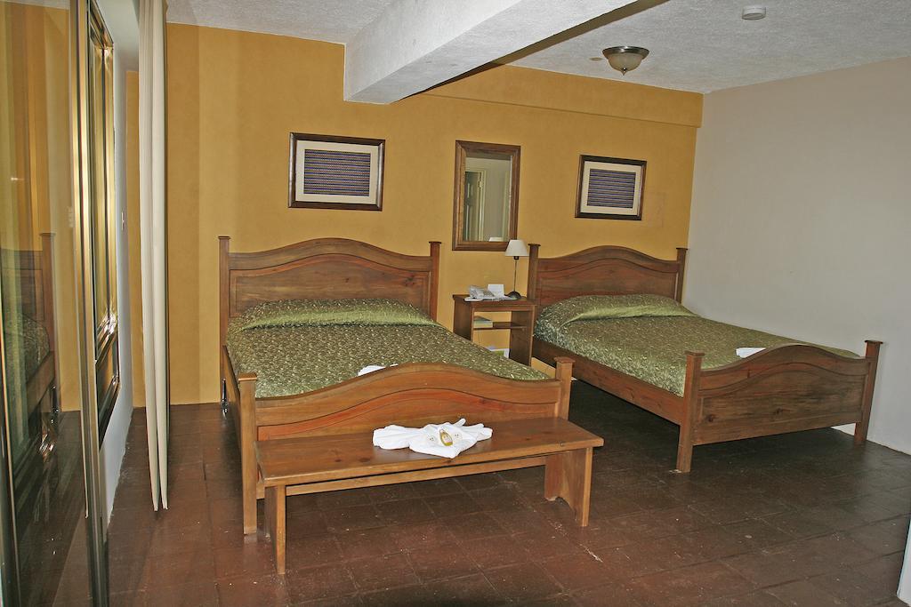Hotel La Riviera De Atitlan Panajachel Zimmer foto